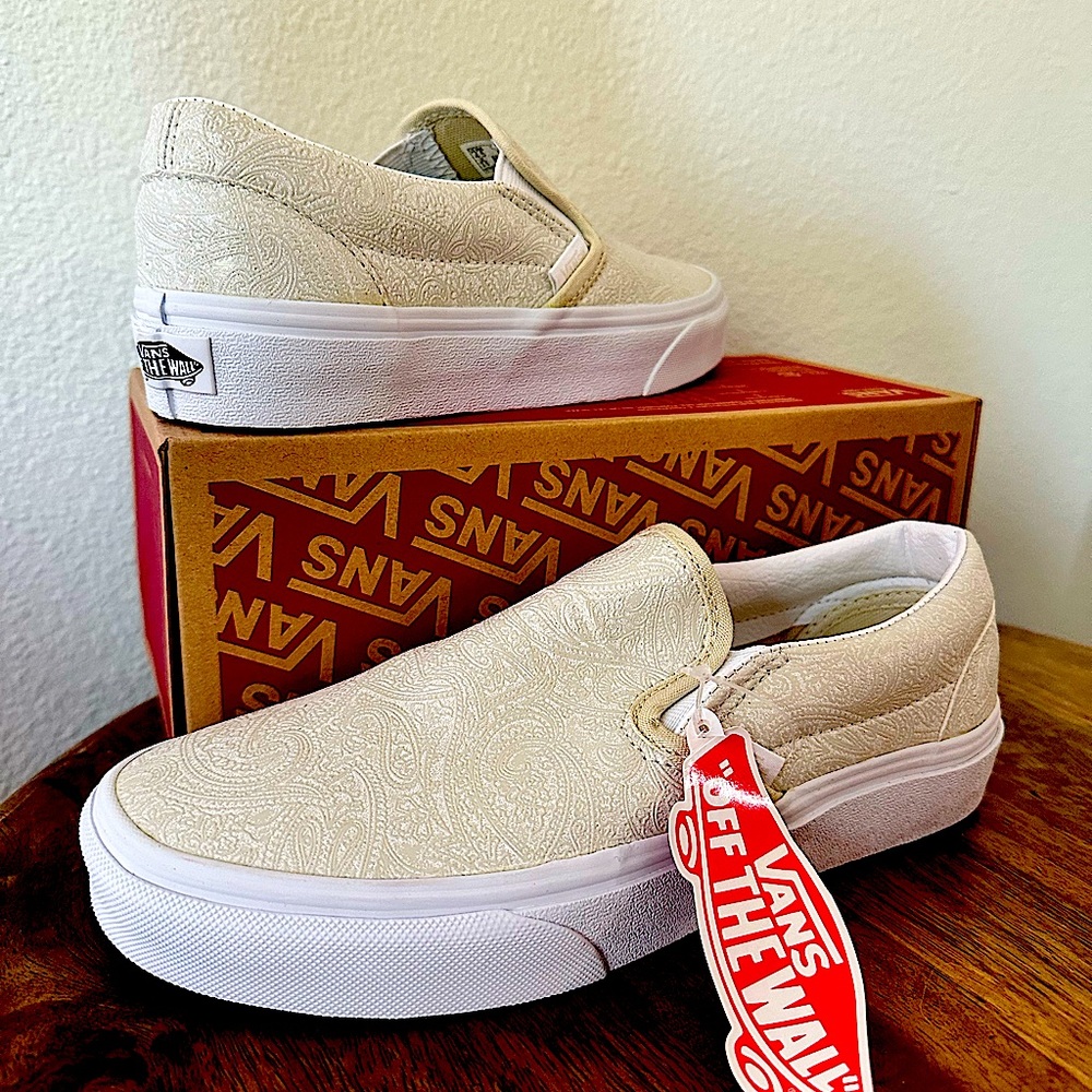 vans classic slip on white